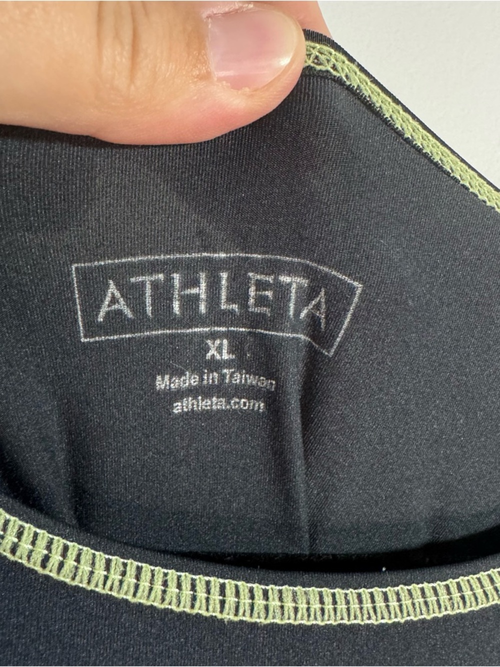 Athleta Black Athletic Pullover Top XL Long Sleeve Pocket Stretch Activewear - Picture 3 of 5